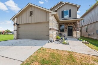 Building Photo - 205 Strand Ln