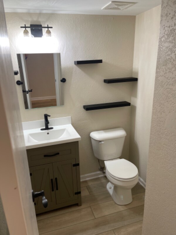 Foto del edificio - 208 N Pointe Ln