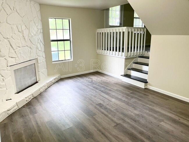 Photo - 5165 Fairforest Dr House