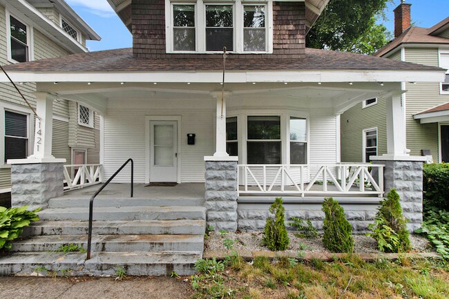 Building Photo - 1421 Sherman St SE