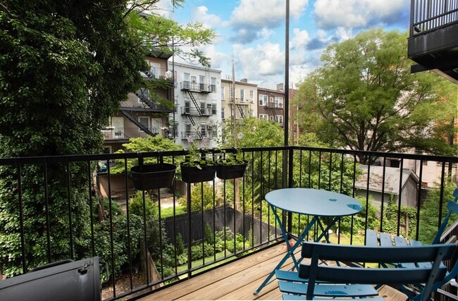 Foto del edificio - 222 Willow Ave