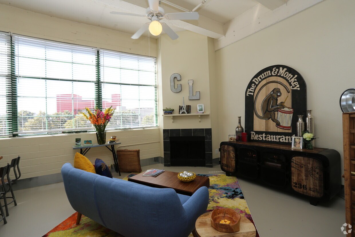 Cadillac Lofts Apartments San Antonio, TX