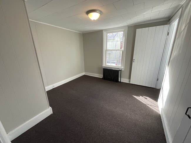 Building Photo - 21 S Washington St