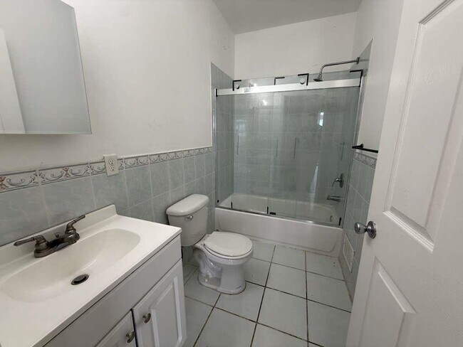 Foto del edificio - 33 Nelson Ave