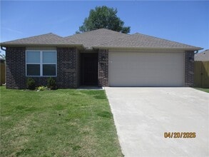 Building Photo - 904 S Excelsior Dr