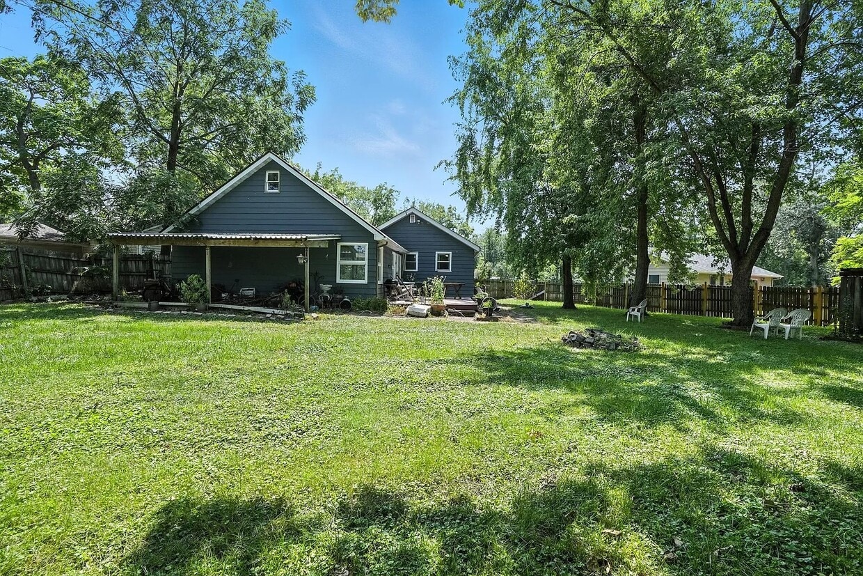 Huge backyard - 5512 Vasa Ter