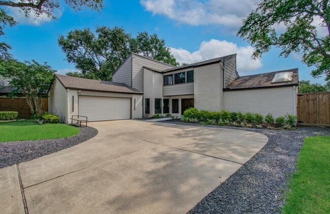 Building Photo - 1607 Big Lake Dr