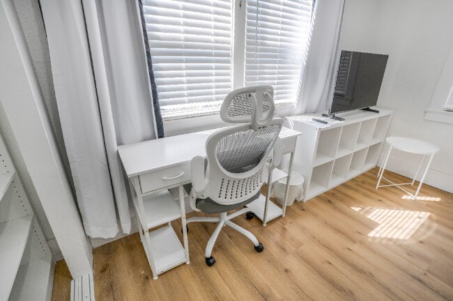 Foto del edificio - 312 La France Ave