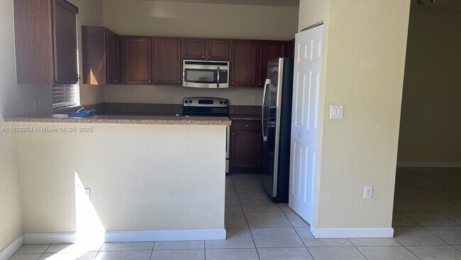 Foto del edificio - 3328 W 91st Terrace