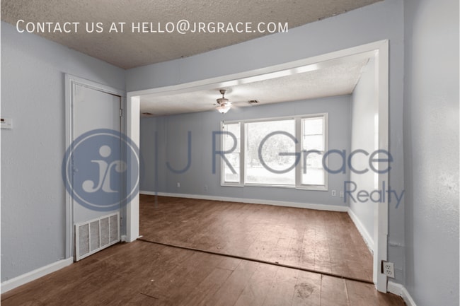 Building Photo - 4212 Knoll Dr