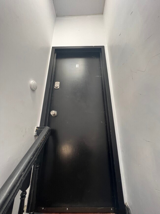 Foto del edificio - 2414 N Charles St