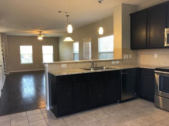 Foto del edificio - 2001 S Jennings Ave