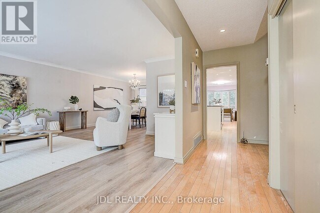 Photo du bâtiment - 87 Munro Blvd