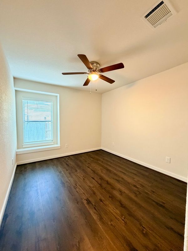 Building Photo - 6807 Bardsdale Ct