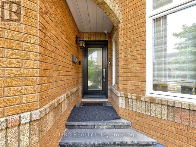 Building Photo - 5437 Royal Aberdeen Dr