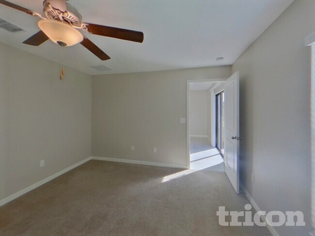 Building Photo - 5206 White Chicory Dr