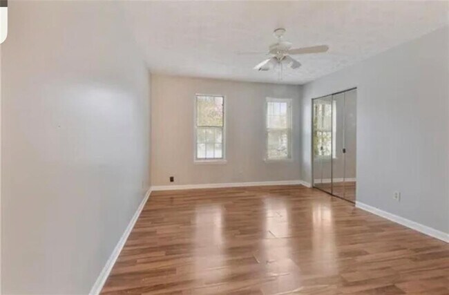 Foto del edificio - 358 Pin Oak Ct SW