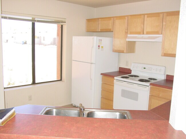 Foto del edificio - 2BR/1BA/2GA, 1200 sq.ft. rental in Sierra Vista, AZ
