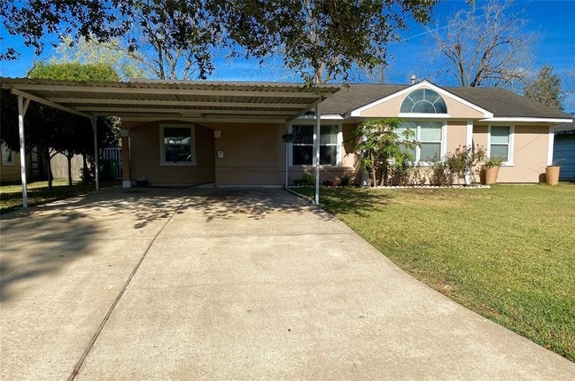 Building Photo - 1301 Bayswater Dr