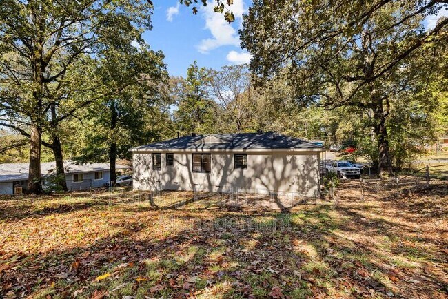 Foto del edificio - 405 18th Ave NW