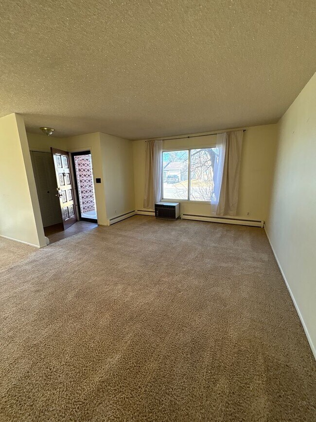 Foto del edificio - 2615-2617 E. 17th St.