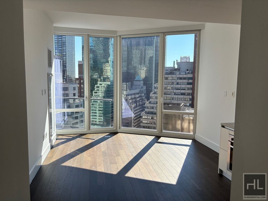 Primary Photo - East 44th Street