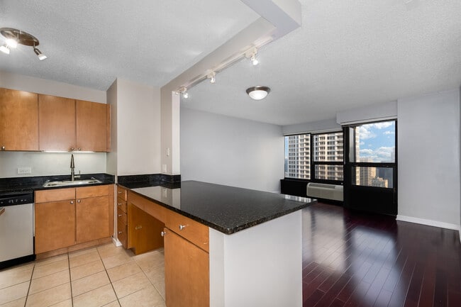 Foto del edificio - 30 E Huron St