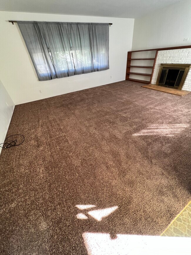 Building Photo - 189 Carpenter St