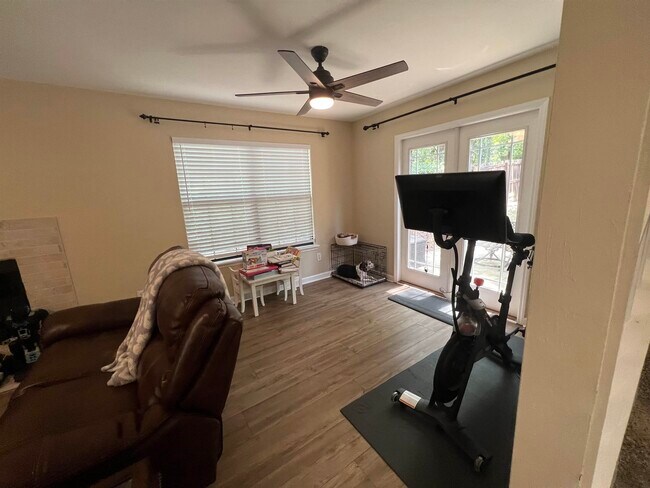 Foto del edificio - 1705 Copperfield Cir