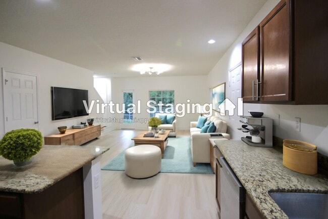 Living room - 4635 Chatterton Way