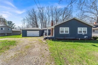 Building Photo - 1151 Bryce Ave