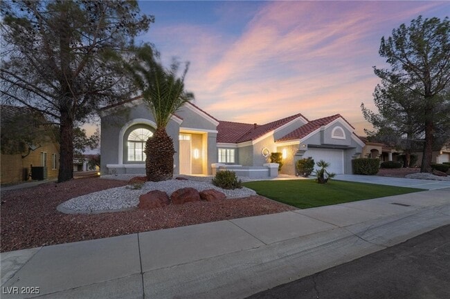 Building Photo - 2528 Sunup Dr