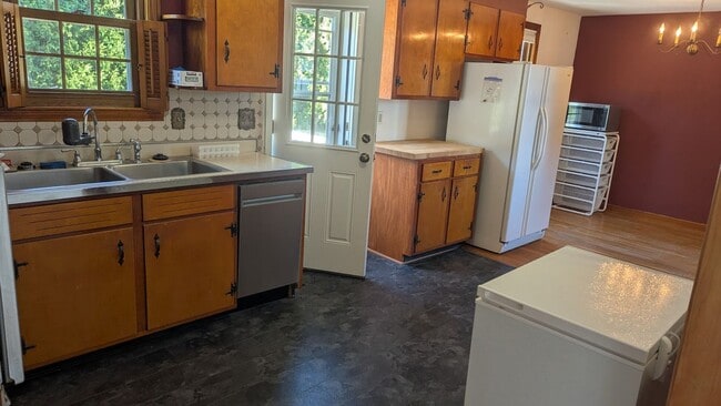 Photo - ***Please Respond Directly to the Online Listing, Calls May Not Be Returned*** House