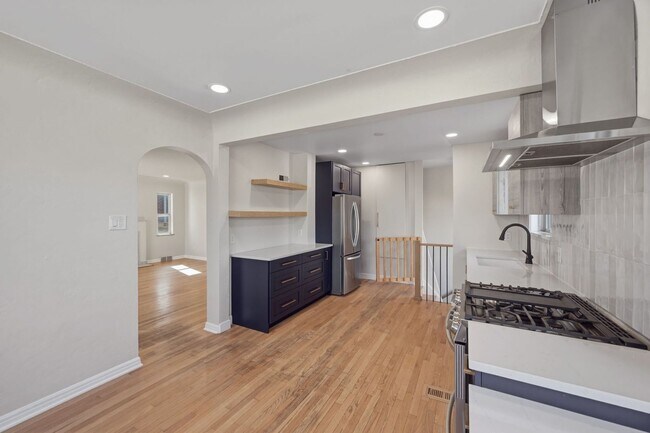 Foto del edificio - 665 Krameria St