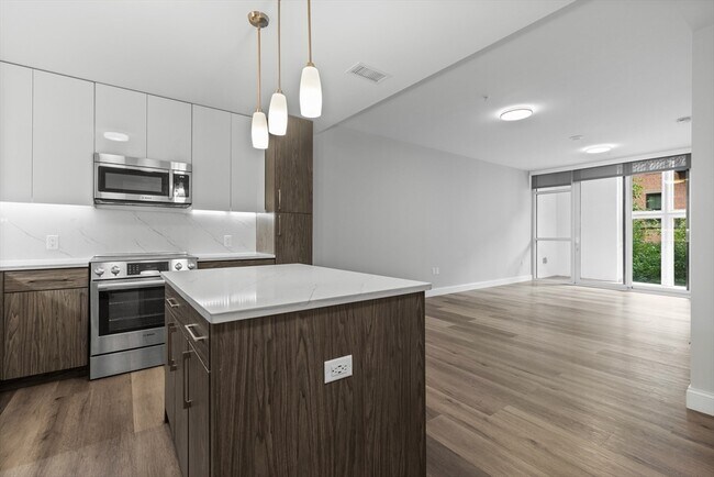 Building Photo - 771 Harrison Ave