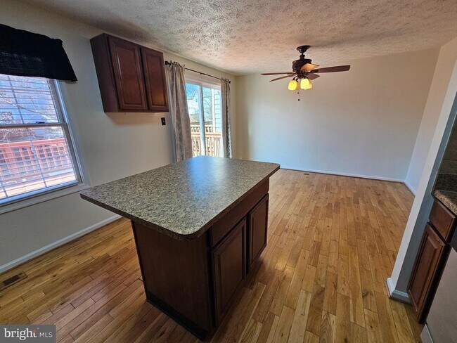 Building Photo - 703 Quiet Pond Ct