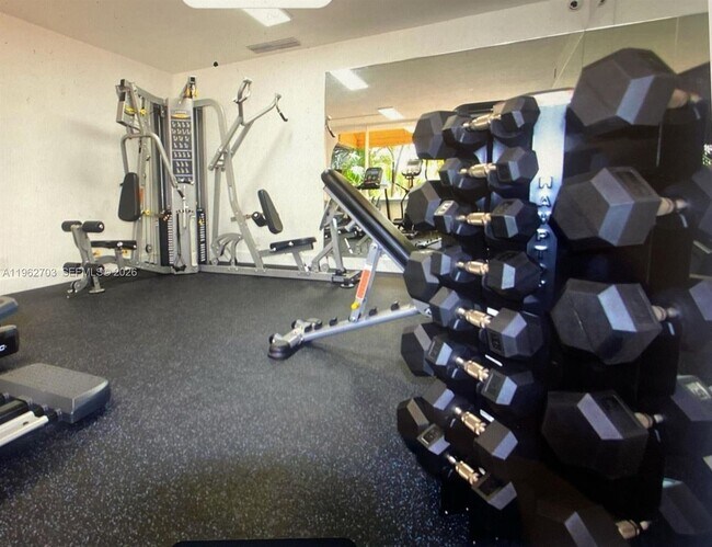 Foto del edificio - 801 NW 47th Ave