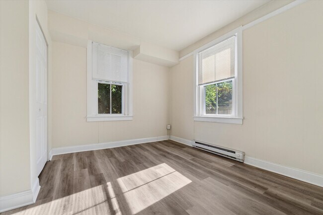 Foto del edificio - 1406 W Strasburg Rd