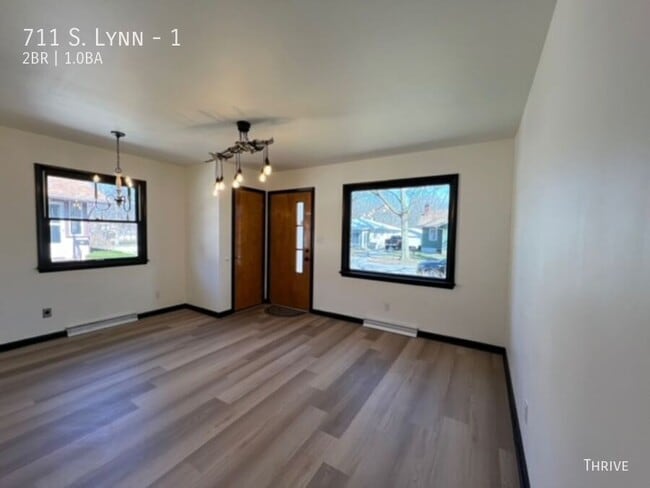Building Photo - 711 S. Lynn-1