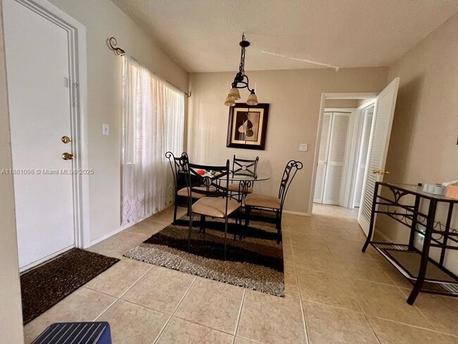 Building Photo - 1440 NW 43 Terrace