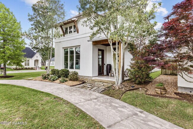 Building Photo - 112 Avoyelles Dr