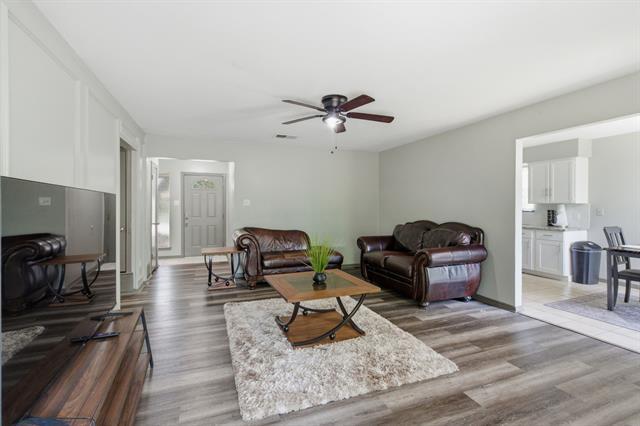 Foto del edificio - 5315 Iris Ln