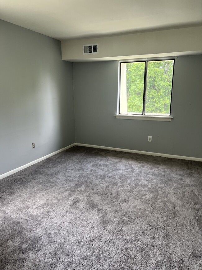Apt 35 - Holly Oak Manor
