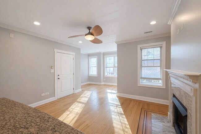 Foto del edificio - 6621 S Ingleside Ave