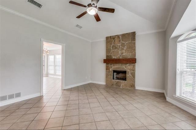 Building Photo - 1425 Lilac Ln