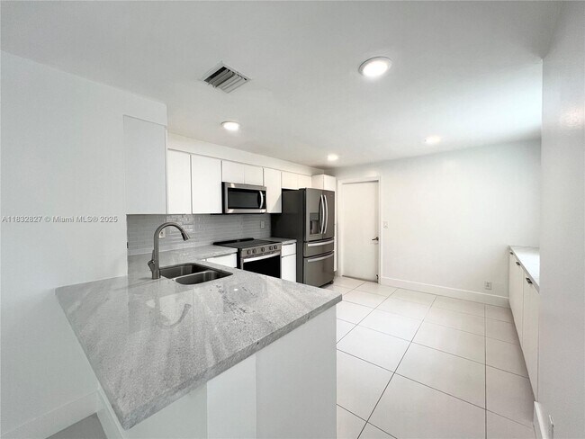 Foto del edificio - 1524 Coronado Rd