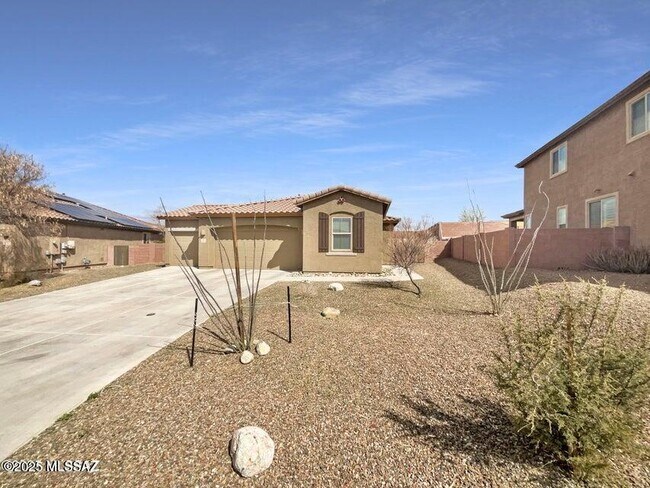 Building Photo - 58834 BRANDING IRON Ct