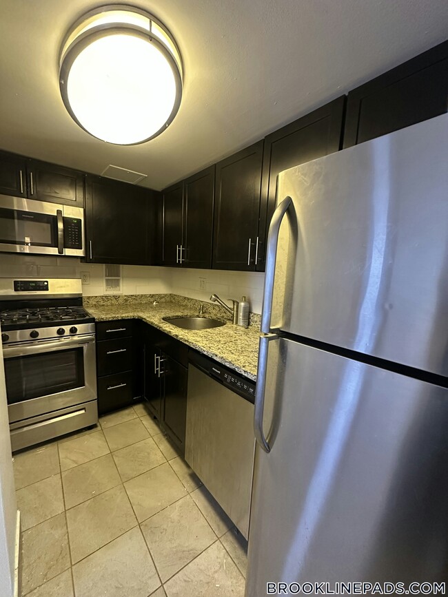 Building Photo - 185 Freeman St