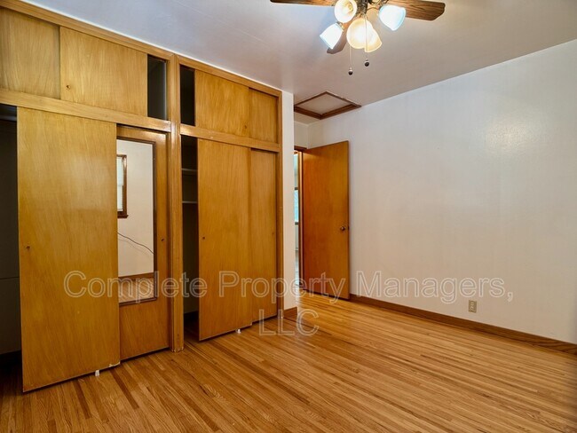 Foto del edificio - 1517 Margaretha Ave