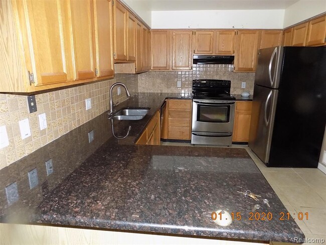 Foto del edificio - 723 Claire Pointe Cir